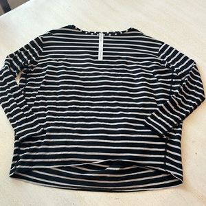 Lululemon size 4, long sleeve top